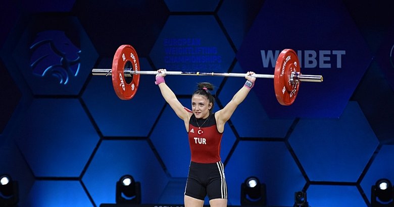Milli haltercilerimiz Avrupa Şampiyonda altın topluyor