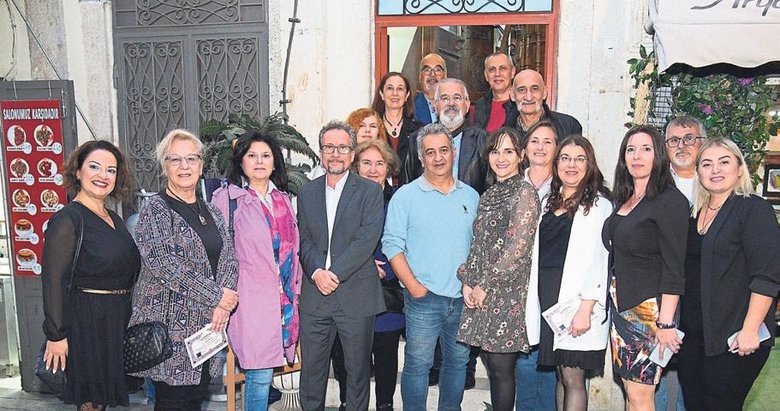 Karataş mezunları sergide buluştu