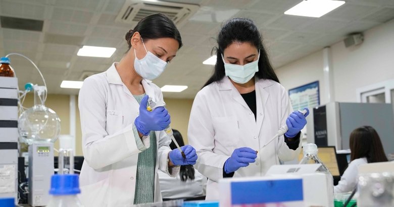 Ege Üniversitesi'nin Geliştirdiği Koronavirüs Aşısı Gönüllüler Üzerinde Denenecek 2 Ege Üniversitesi'nin geliştirdiği koronavirüs aşısı gönüllüler üzerinde denenecek