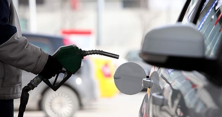 EPDK’dan rafinerilere uyarı: Petrol indirimlerini tüketiciye yansıtın