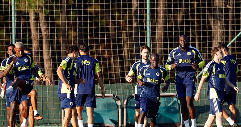 CANLI FENERBAHÇE - TÜMOSAN KONYASPOR | Kadıköy’de maç gecesi: İşte ilk 11’ler