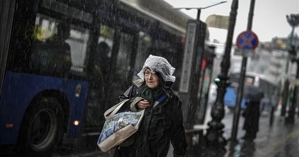 meteoroloji-uyardi-bircok-ilde-saganak-alarmi-izmir-istanbul-manisa-mugla-1779248391430.jpeg