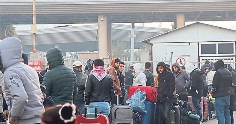 1 milyona yakın Suriyeli ülkesine döndü