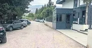 Lüks binaların arasında unutulan yol