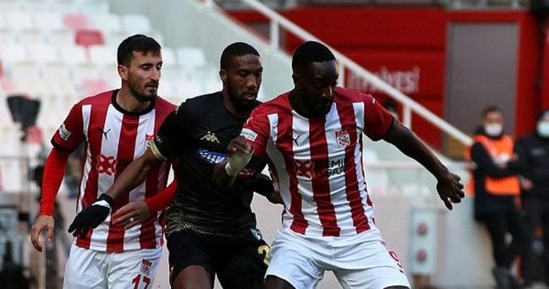 Denizlispor puanı uzatmalarda kaptı! Sivasspor Denizlispor 2-2 MAÇ SONUCU - ÖZET