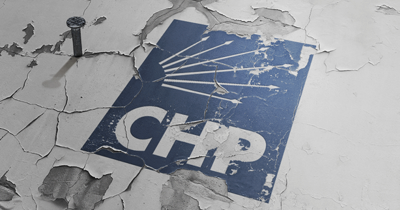 CHP’nin üstü de altı da kriz