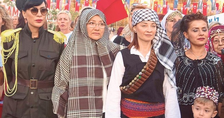 Kahraman Türk kadınlarına saygı yürüyüşü yapıldı