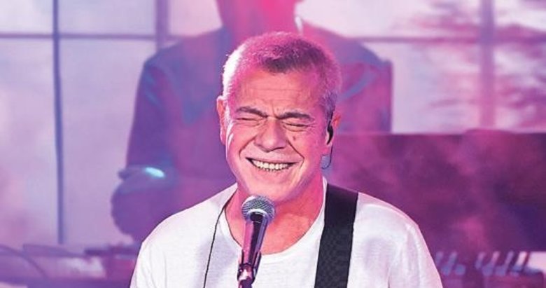 İzmir geceleri renklendi