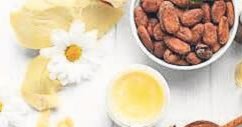 Bronz ve pürüzsüz ten için kakao yağı