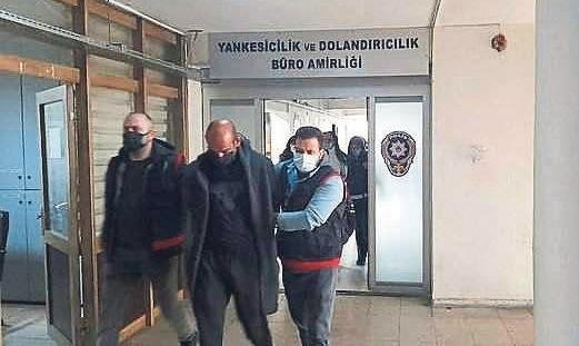 Almanları dolandıran çete üyelerine ceza yağdı