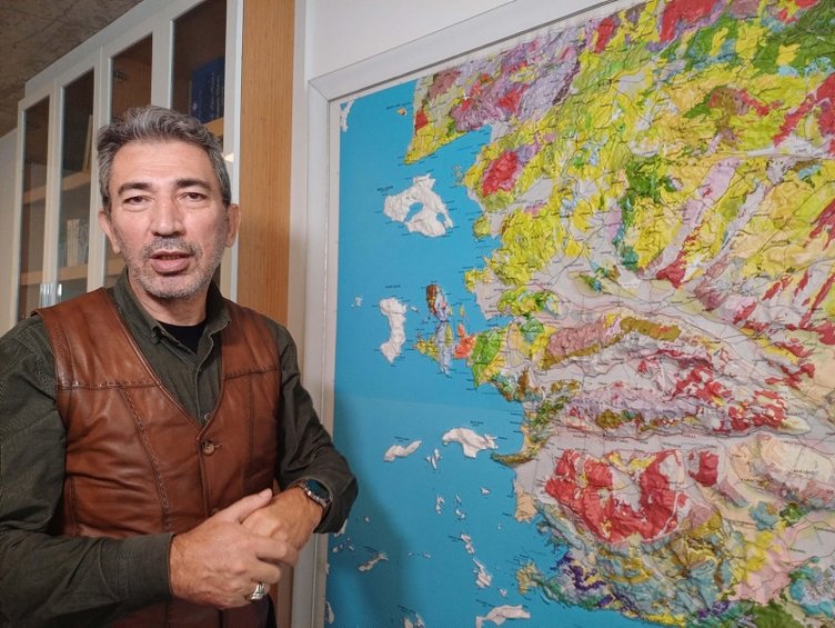 Deprem uzmanından İzmir’e uyarı: Deprem üretecek faylar kırılmayı bekliyor