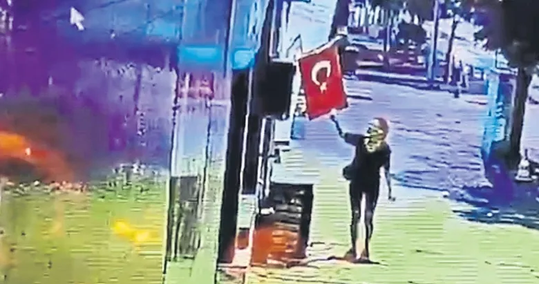 Türk Bayrağı’na küstah saldırı