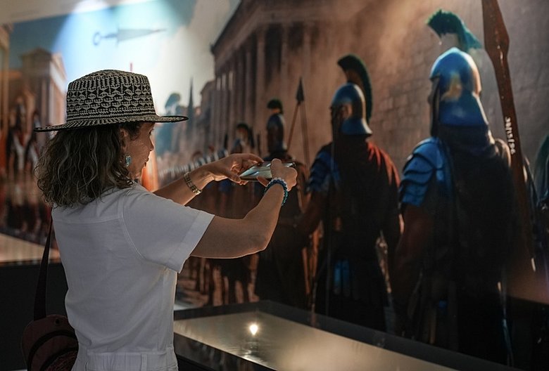 İzmir’de Taş Baltadan SİHA’ya sergisi açıldı