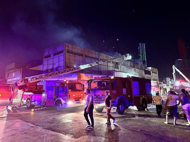 Gıda Çarşısı’nda korkutan yangın