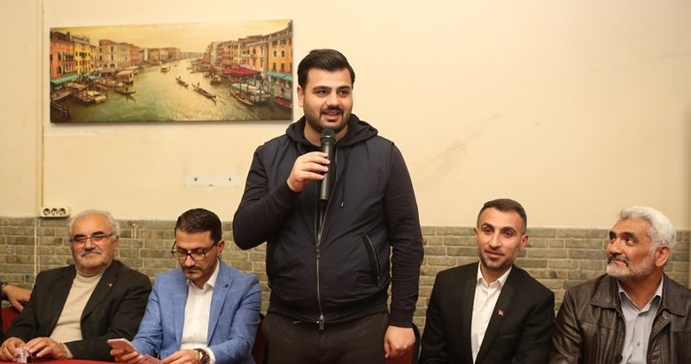 AK Parti’li İnan’dan CHP afişlerine sert eleştiri: İzmir sizden hakkını nasıl alsın?