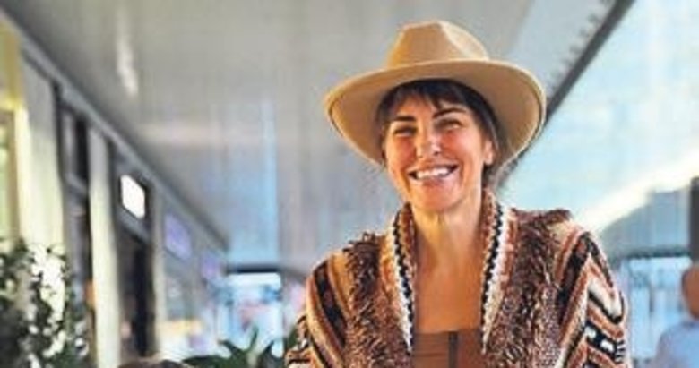 Kovboy stiliyle hayranlarından ilgi gördü