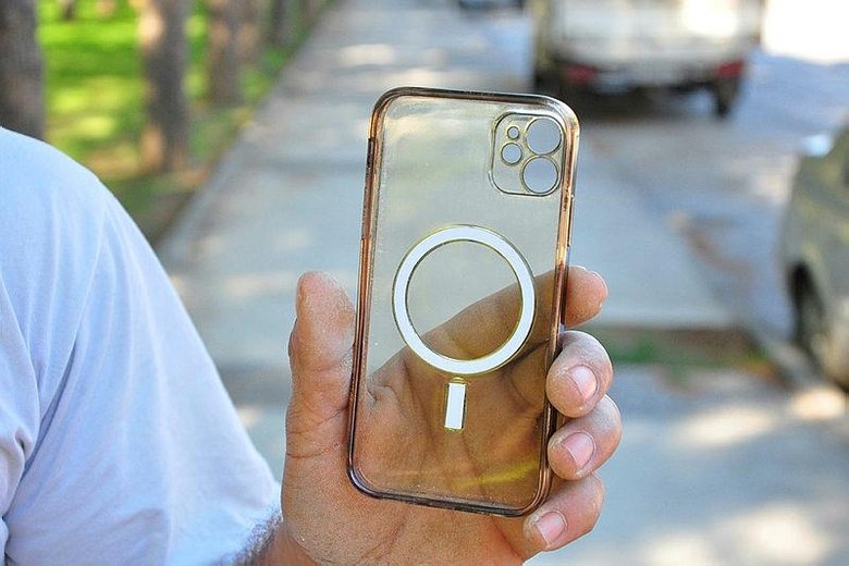 İnternetten cep telefonu sipariş etti! Kargo gelince hayatının şokunu yaşadı