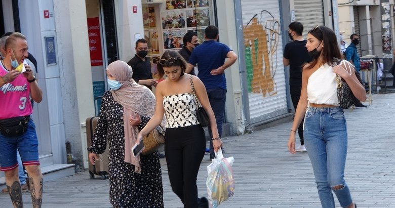 İstiklal Caddesi adeta pandemi öncesi günlerine döndü!