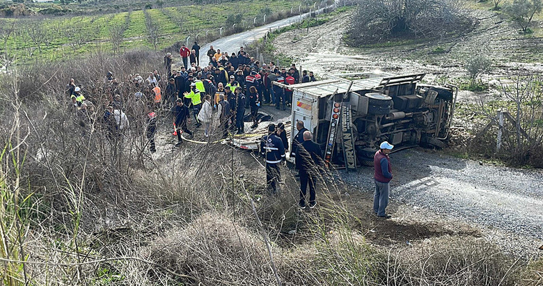 Aydın’da kamyonet tali yola yuvarlandı: 1 ölü, 2 yaralı