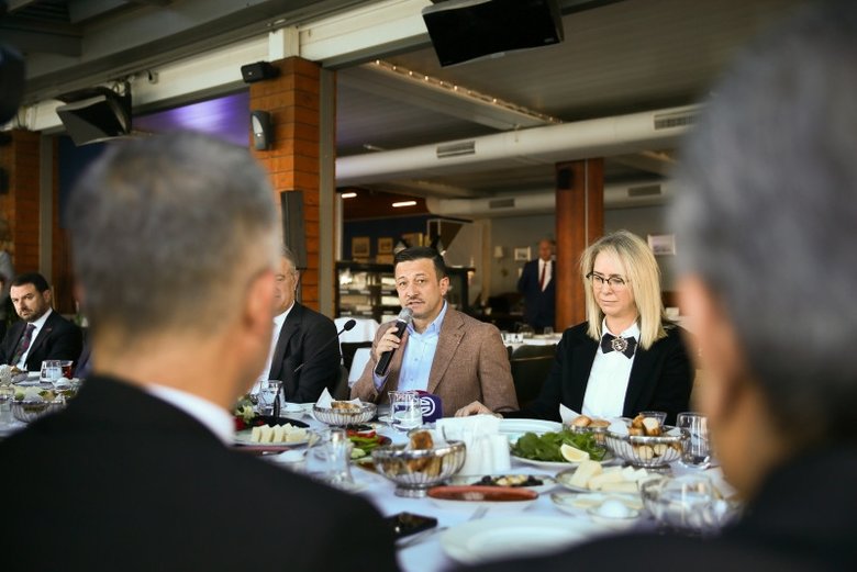 Hamza Dağ İZTO yönetimiyle buluştu: Önceliğimiz kronik hale gelmiş sorunları çözüme kavuşturmak