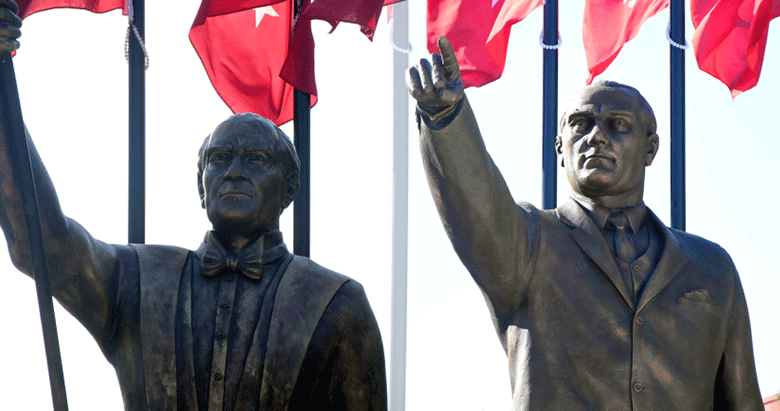 Atatürk’e yine benzetemediler!