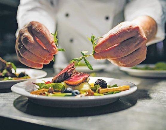 Çeşme’de denize sıfır 5 yıldızlı tatil deneyimi