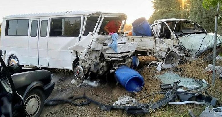 Milas’ta zincirleme trafik kazası! Minibüs, kamyonet ve otomobil çarpıştı