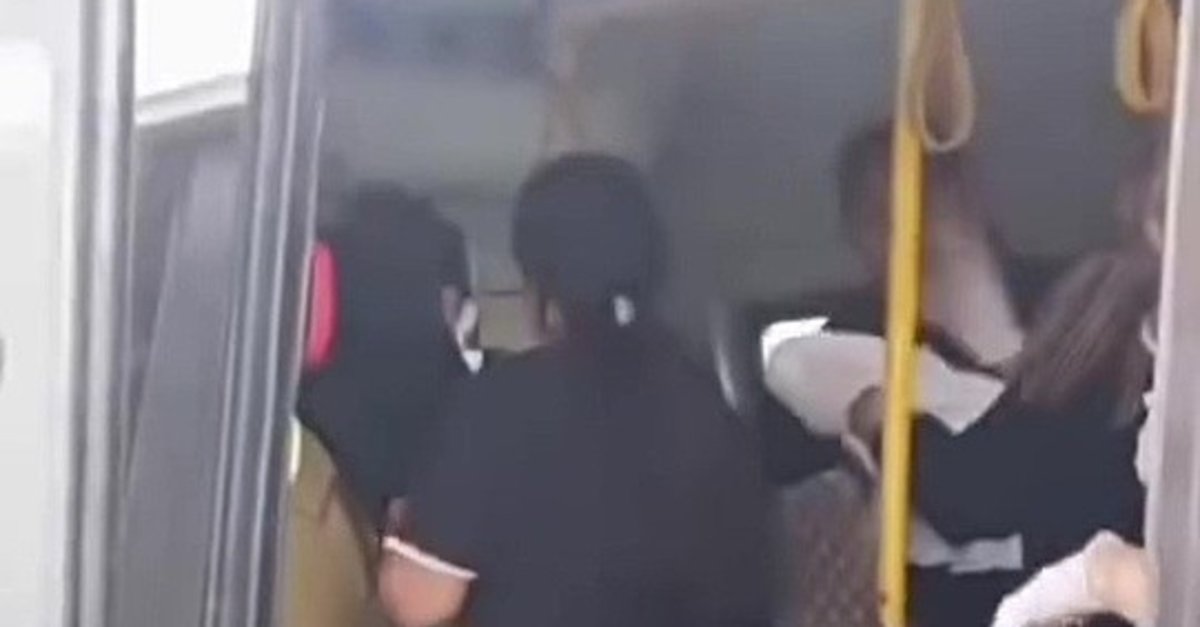 İzmir'de dolmuşta unutulmaz an! Hastaneye yetişemeyince doğum yaptı