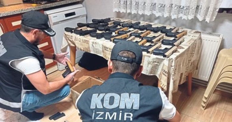 İzmir’de yasa dışı silah ticaretine büyük darbe
