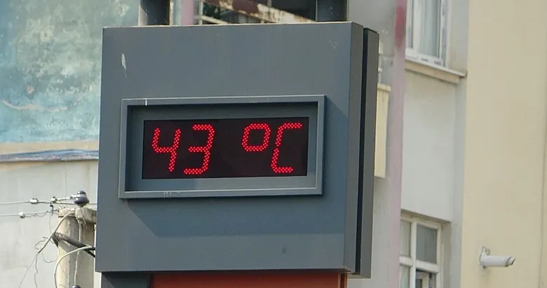 Termometreler 43 dereceyi buldu! Öyle ki sıcaktan şiir yazıp, güneşe ateşkes teklif ettiler