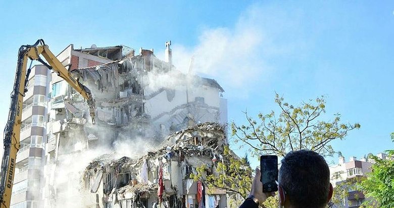 İzmir’deki depremde çöken Yılmaz Erbek Apartmanı B Blok davasında bir sanığa tahliye kararı