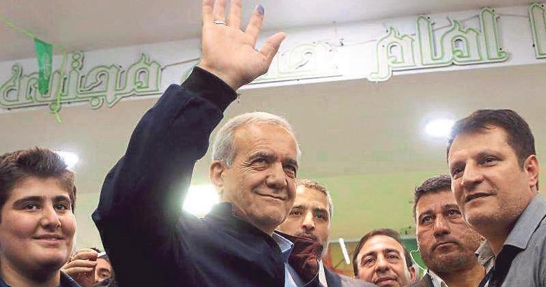 İran’daki seçimde Türk aday Pezeşkiyan önde