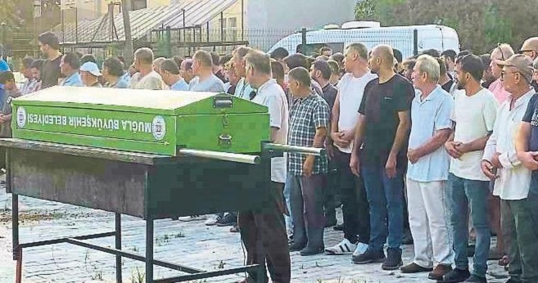 Minik Asil son yolculuğuna gözyaşları ile uğurlandı