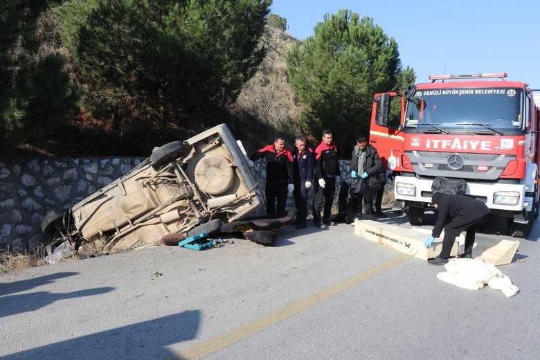 Denizli’de feci kaza: Otomobil istinat duvarına çarptı, 1 ölü, 1’i ağır 2 yaralı