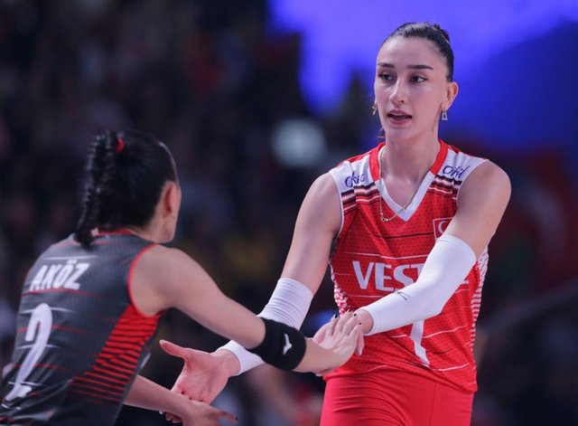 Hande Baladın kimdir, kaç yaşında?