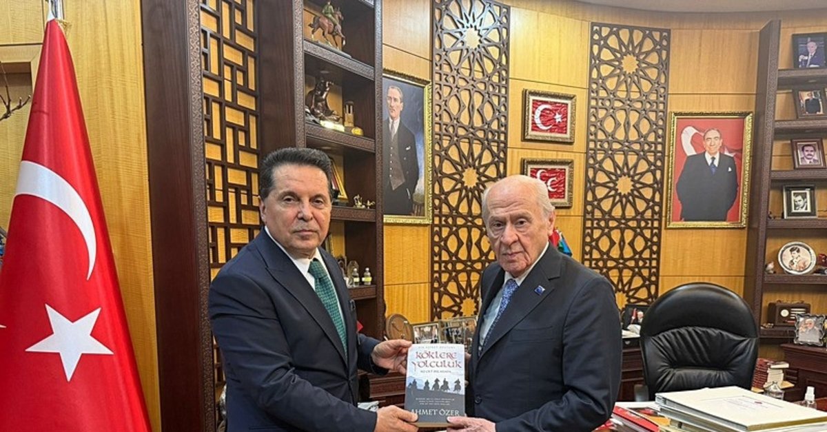 Özer’den Bahçeli’ye sürpriz ziyaret