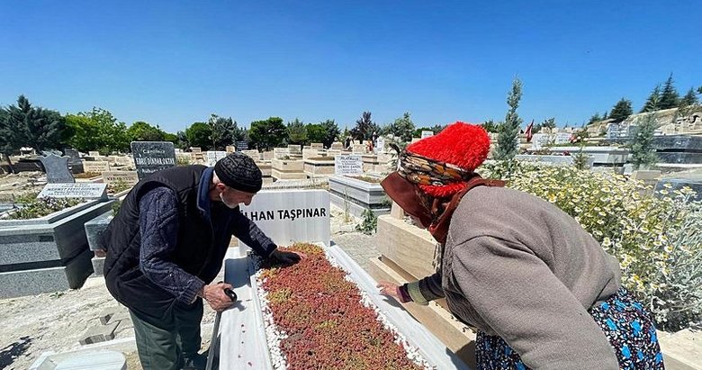 Validen yaşlı çifte jest