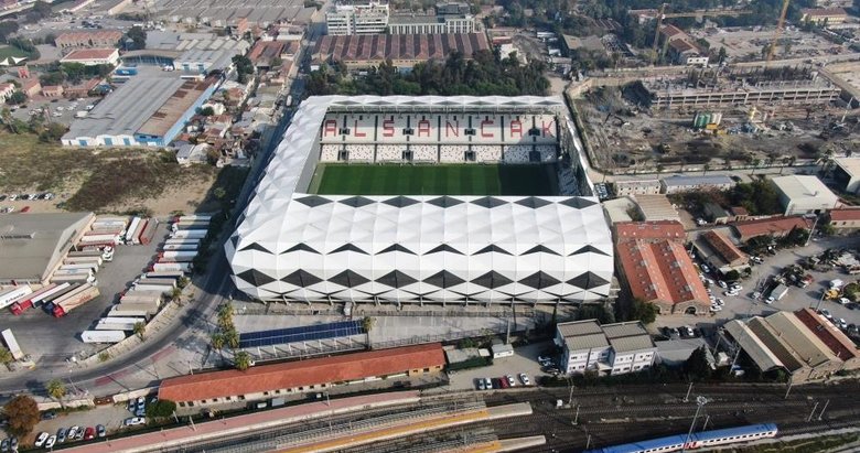 Türk futbolunda ilk resmi maçın oynandığı İzmir Alsancak Stadı gün sayıyor