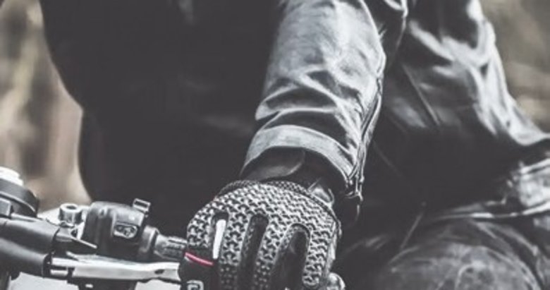 Motosikletlilere koruyucu ekipman şartı geldi