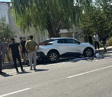 Çanakkale’de acı olay: Araçtan kaçmak isteyen motosikletli iki arkadaş park halindeki otomobile çarpararak can verdi