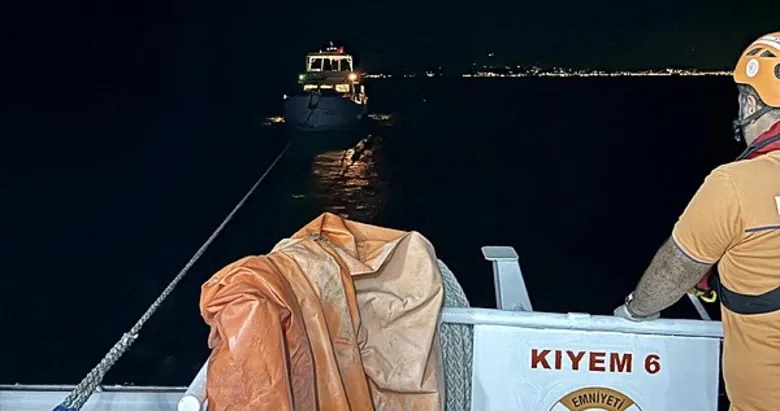 Bodrum’da arızalanan teknedeki 9 kişi kurtarıldı!