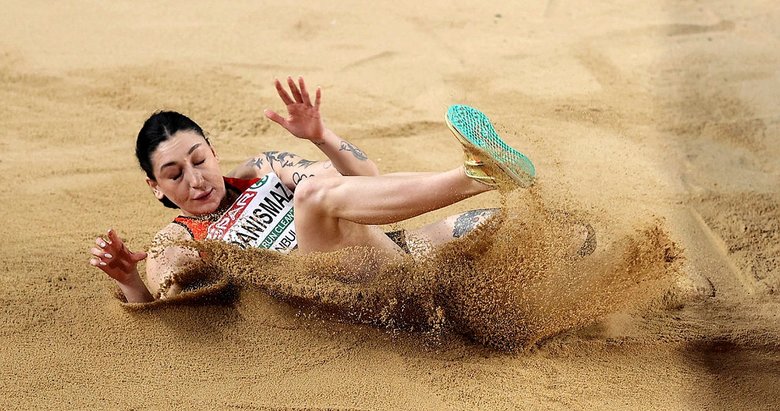 Milli atlet Tuğba üç adımda Avrupa Şampiyonu oldu