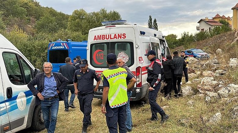 Kütahya’da piknik faciası! İki çocuğunu kurtardı; kendisi sudan çıkamadı