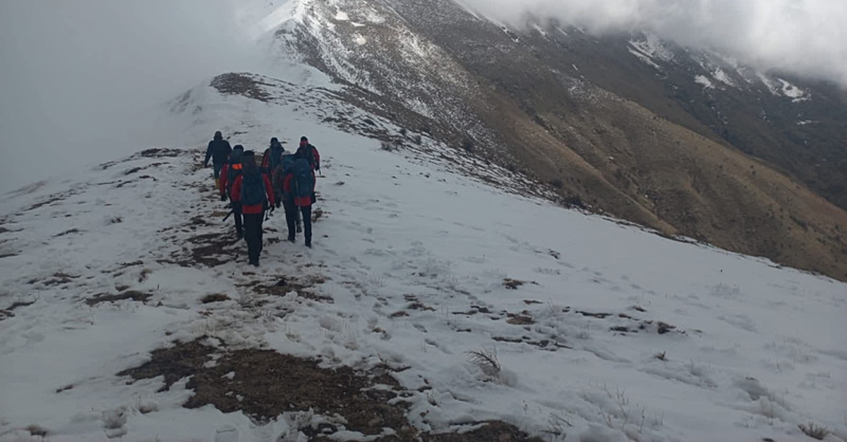 İzmir, Manisa, Uşak ve Balıkesir'den ekipler seferber oldu! Günlerdir aranıyordu: Zirve tırmanışına giden dağcı bakın nasıl hayatta kalmış!