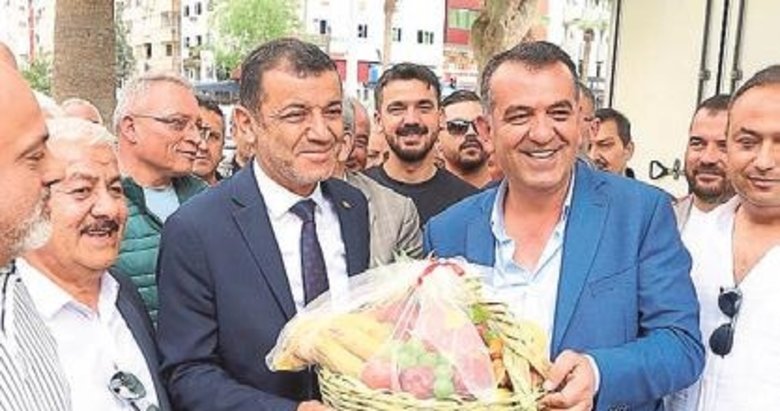 Denizli’de 2 bin kişiye ücretsiz meyve dağıtıldı