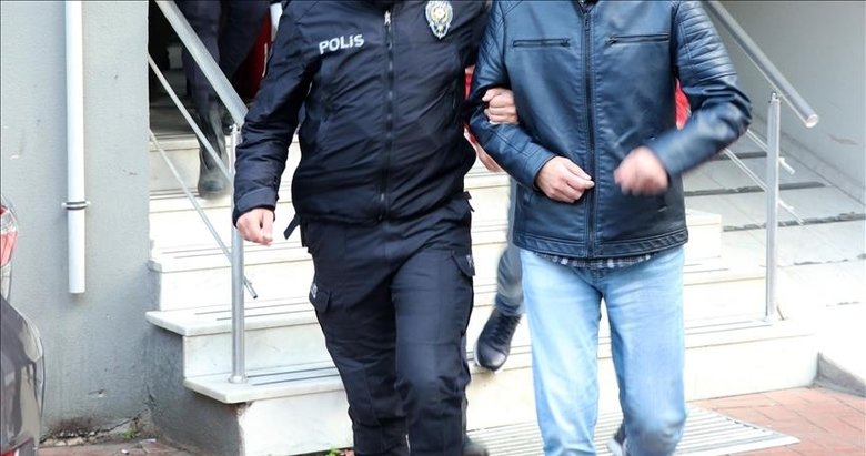 İzmir merkezli FETÖ soruşturmasında 5 şüpheli tutuklandı