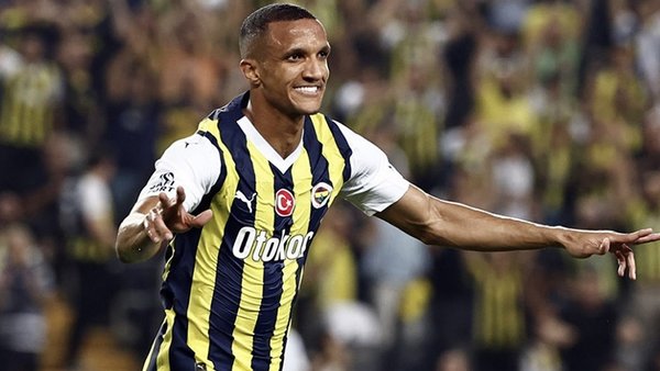 Fenerbahçe’de yeni karar! Brezilyalı savunmacı kadro dışı bırakıldı
