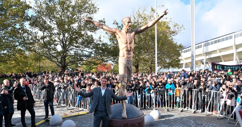 Ibrahimovic’in heykeli dikildi