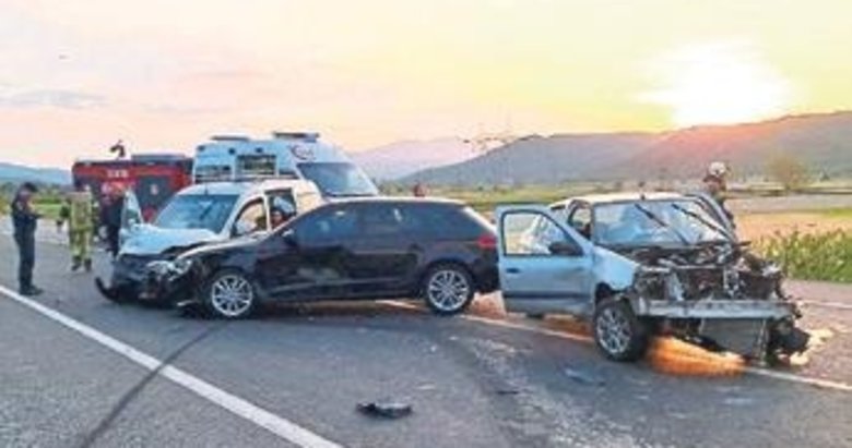 Tire’de zincirleme kaza: 4 yaralı