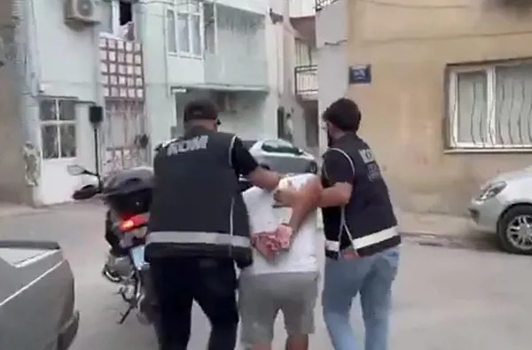 SON DAKİKA: İzmir’de taraftar görünümlü çete operasyonunda yeni gelişme! 51 şüpheli tutuklandı